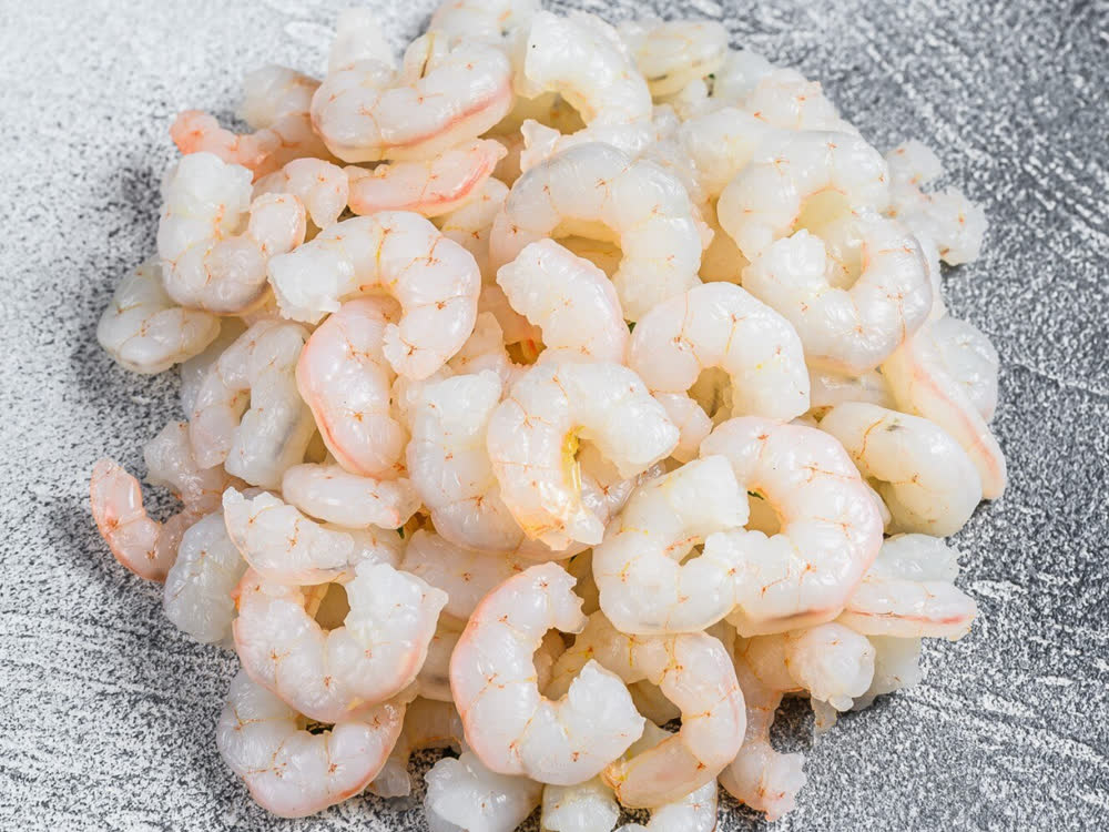 Peeled raw prawns